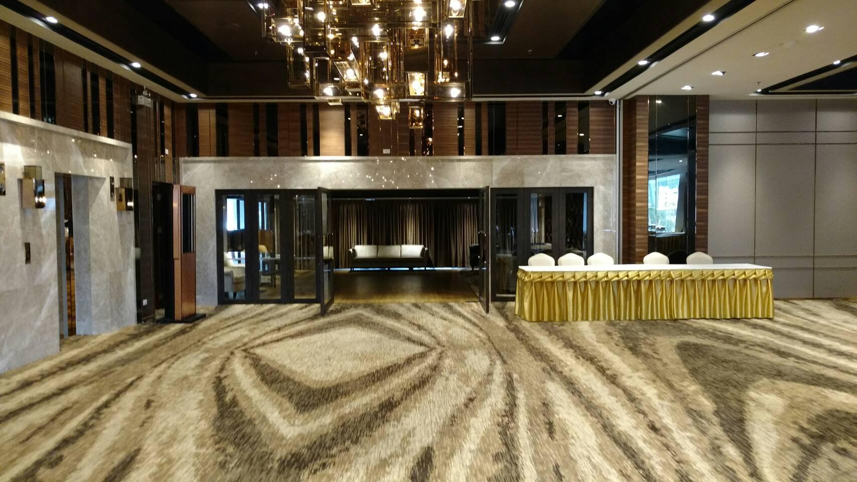 The Four Wings Hotel Банкок Екстериор снимка