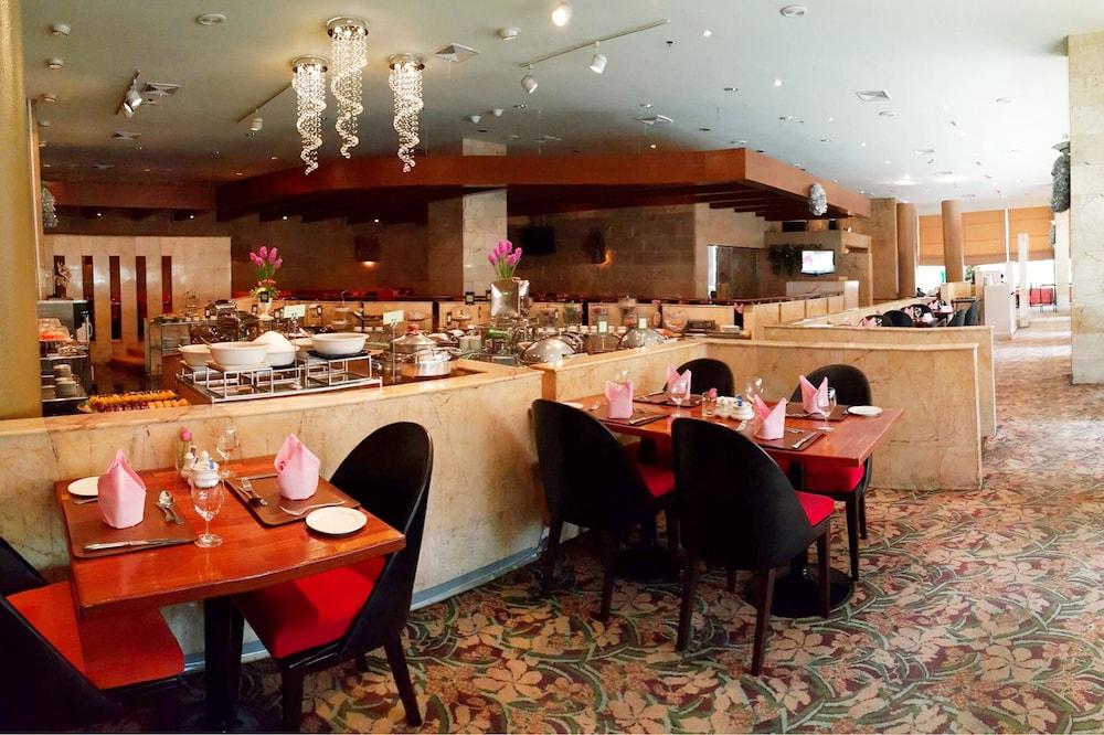 The Four Wings Hotel Банкок Екстериор снимка
